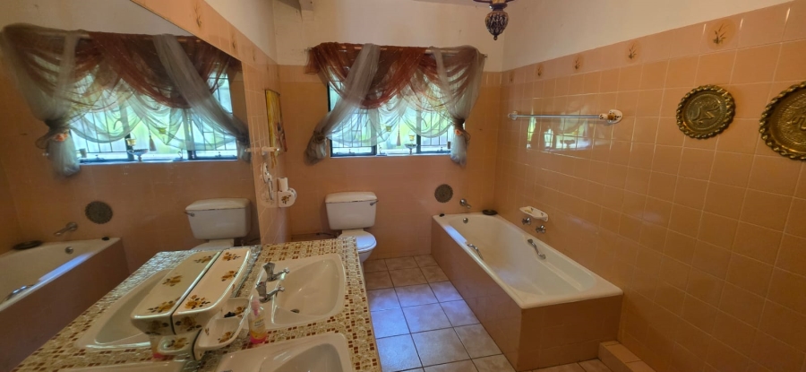 6 Bedroom Property for Sale in Wilkeville North West